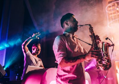Beste dj met saxofonist-1